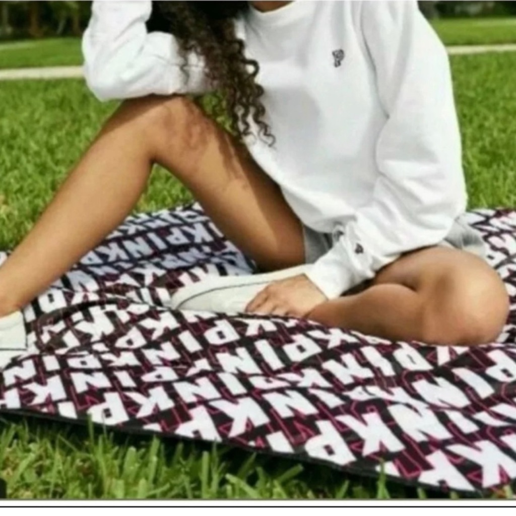 Work Out Gym Or Beach Perfect Brand New Quilted Mat Size 57By 52
